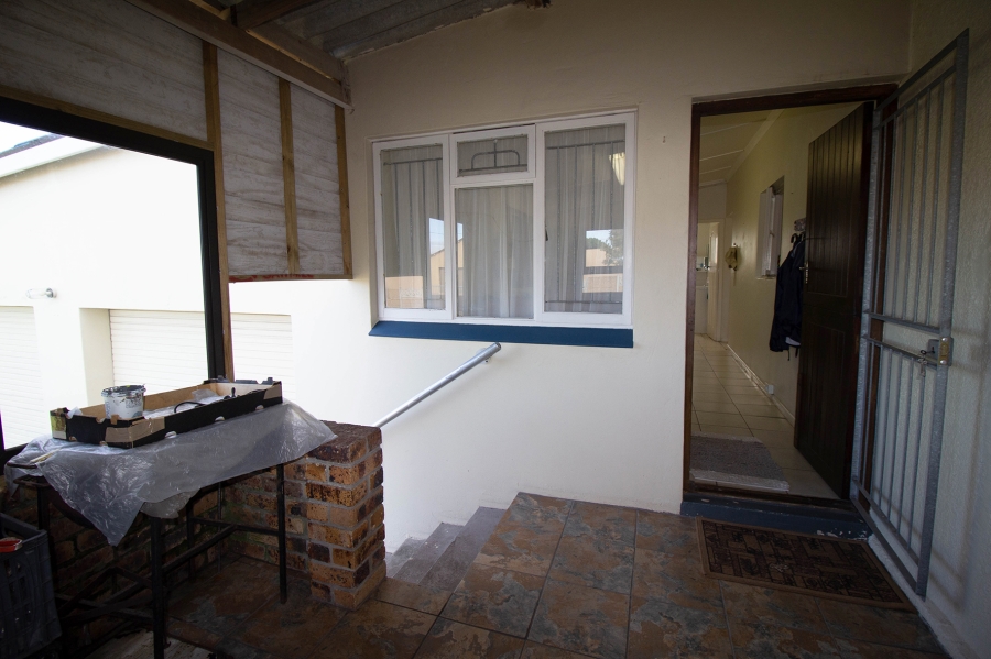 4 Bedroom Property for Sale in Gansbaai Central Western Cape